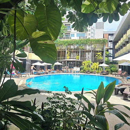 โรงแรม บารอน บีช 4*