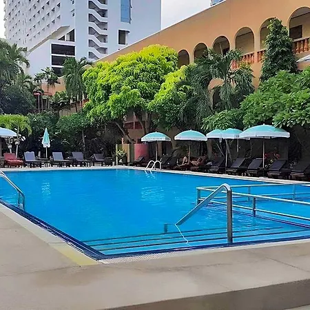 Sabai Nearby Marina 3*