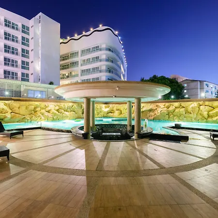 Centara Nova โรงแรม Pattaya