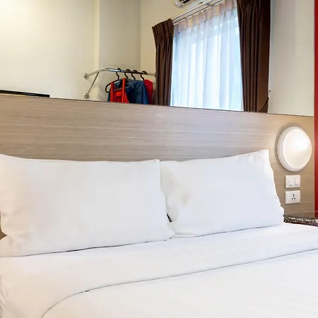 โรงแรมเรด แพลนเนต พัทยา โรงแรม Pattaya