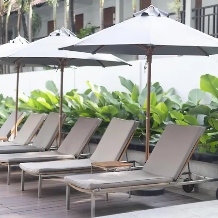 โรงแรม Woodlands
