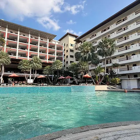 Sunday Wongamat Privacy โรงแรม Pattaya