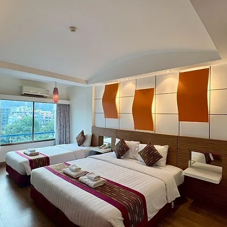 The Camelot 4* Pattaya