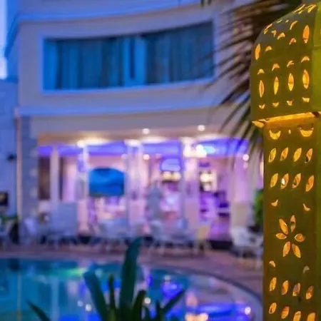 Four Seasons Place โรงแรม Pattaya
