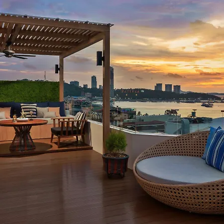 Avani Hotel 5*