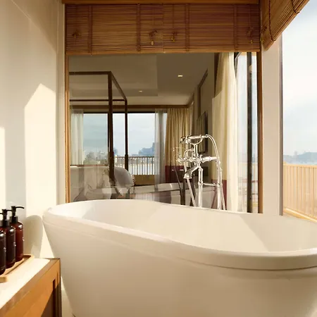 Dusit Thani 5*