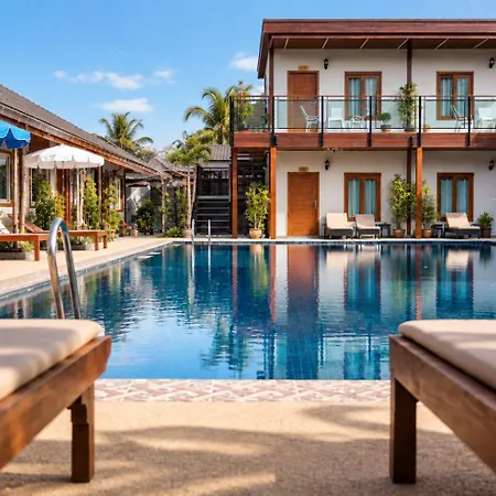 โรงแรม Paradise Land