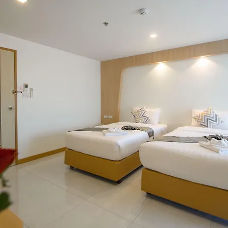 โรงแรม Iris Palace 5*