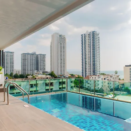 โรงแรม The Rizin Phratamnak 3*