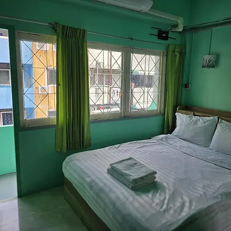 บ้านพัก Scandalic Bar And Pattaya