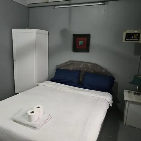 บ้านพัก Scandalic Bar And 3*
