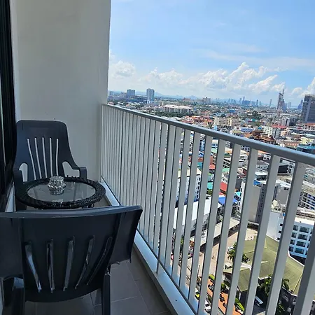 Apartment The Base By Nkl Pattaya