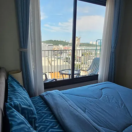 Apartment The Base By Nkl Pattaya