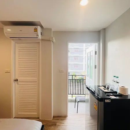 Aree House Poshtel Pattaya