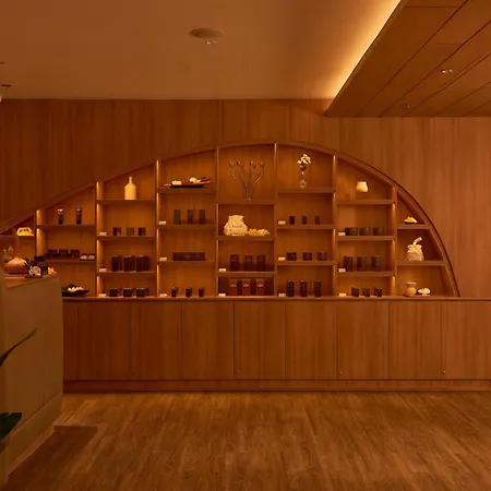 โรงแรม Amari 5*