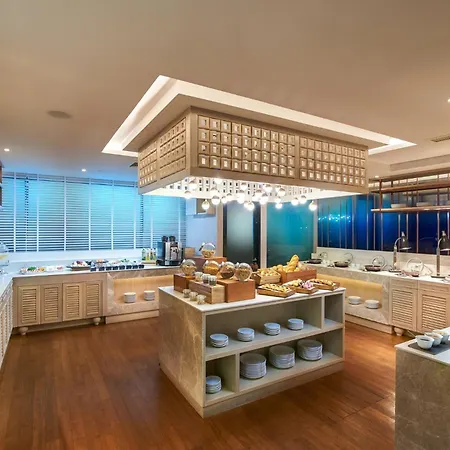 โรงแรม Amari 5*