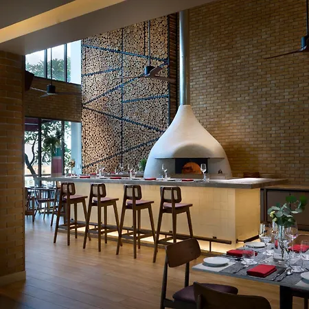 โรงแรม Amari 5*