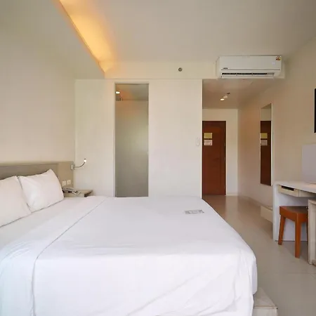 โรงแรม Sunshine & Residences 4*