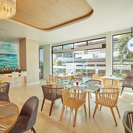 โรงแรม พัทยาซีวิว - Sha Extra 4*