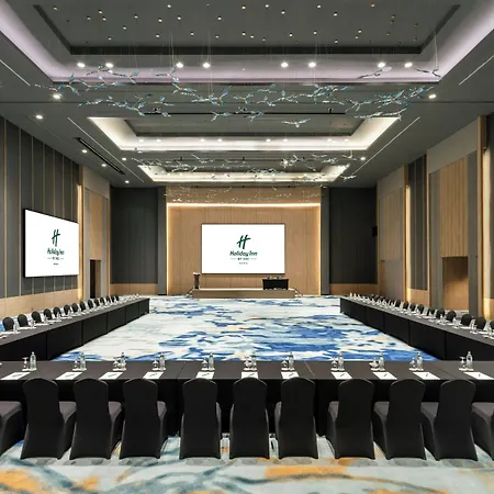 โรงแรมฮอลิเดย์อินน์ พัทยา