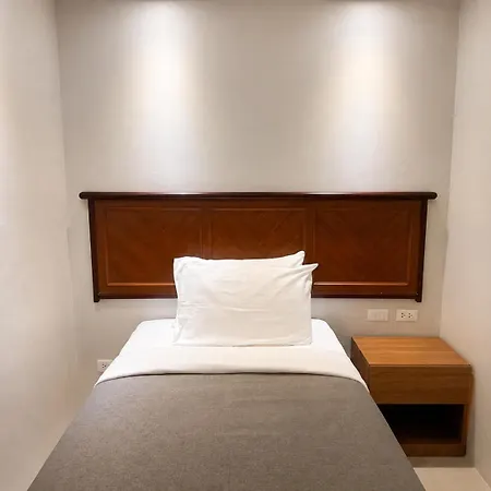 โรงแรม Shambhala