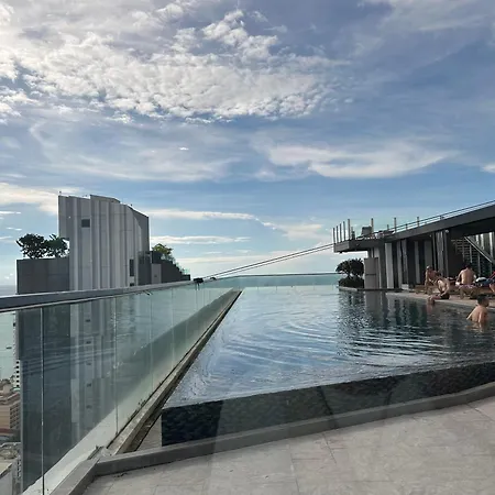 อพาร์ตโฮเทล The Base By Adam
