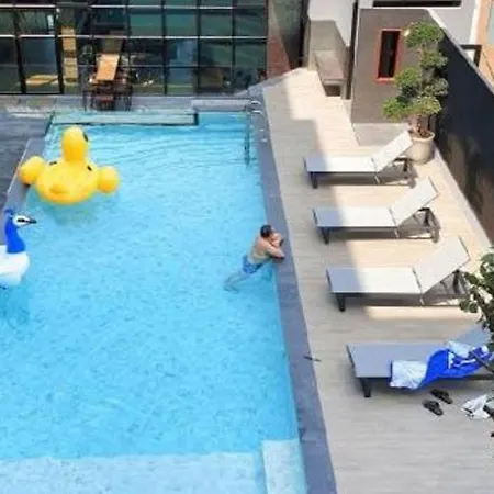 โรงแรม Sleep With Me 3*