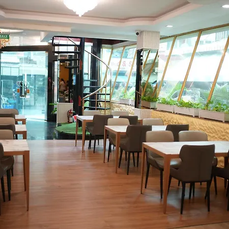 Penthouse โรงแรม 3*