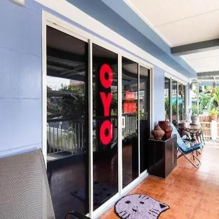 Hotel Oyo 1157 Ploy Pailin Place