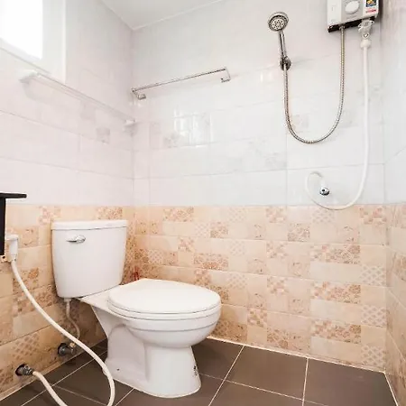 Oyo 1157 Ploy Pailin Place Hotel 2*