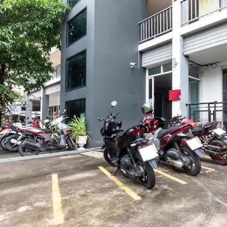 V Place โรงแรม 3*