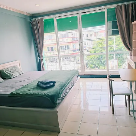 Green Hotel