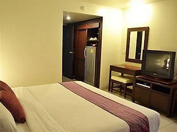 แกรนด์ โรงแรม 2*