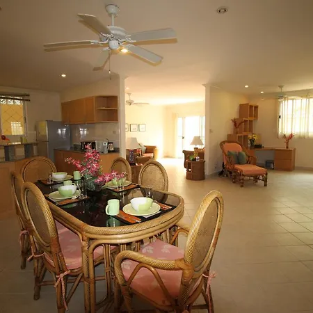 Butterfly Garden Boutique Residences By Frasier: Luxury Lifestyle Aparthotel Pattaya