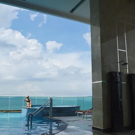 Cosy Beach View Condo-Resort *