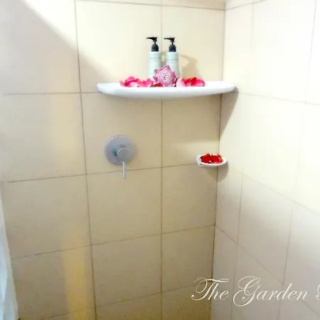 Inn The Garden Place 2*