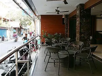 Honey โรงแรม 3*