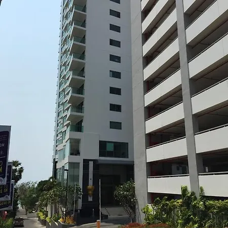 Apartment Wong Amat Beach Apartment *