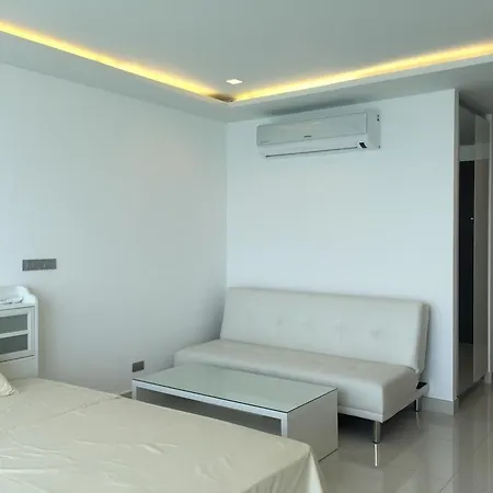 Wong Amat Beach Apartment Pattaya