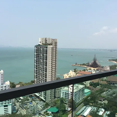 Wong Amat Beach Apartment