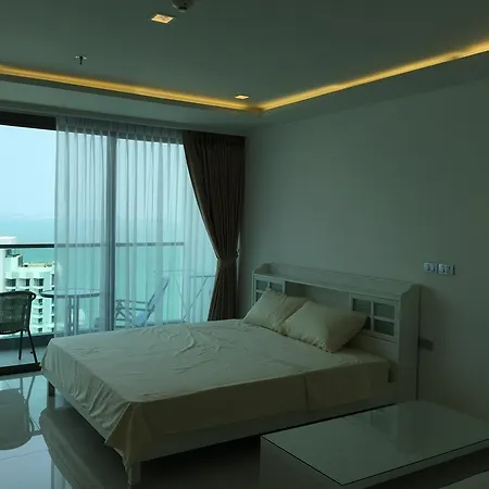 Wong Amat Beach Apartment