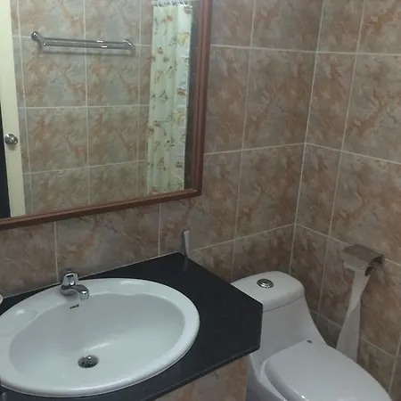Peak Inn 2*