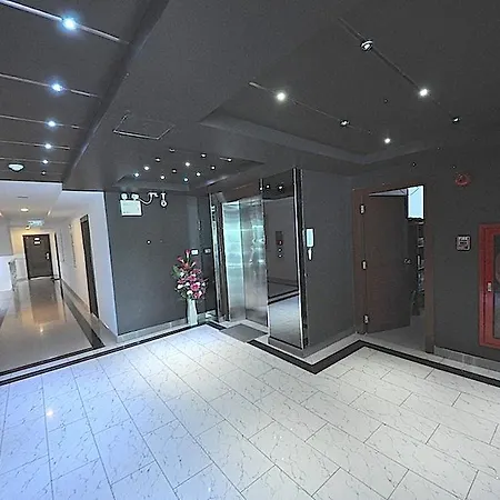Apartment Park Royal-3 By Capital *