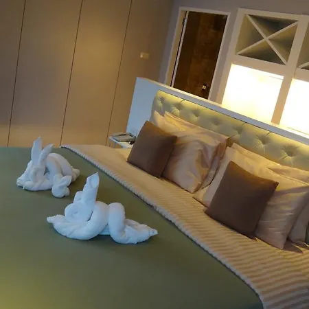 Golden Cliff House Pattaya