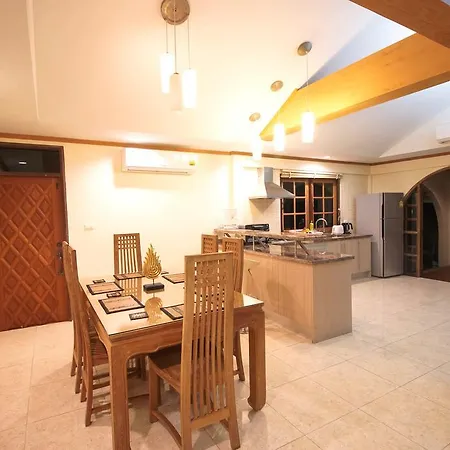 Villa Grand Condo Lotus Pool Villa Near The Beach Pattaya