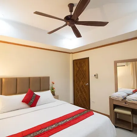 Grand Condo Lotus Pool Villa Near The Beach Pattaya