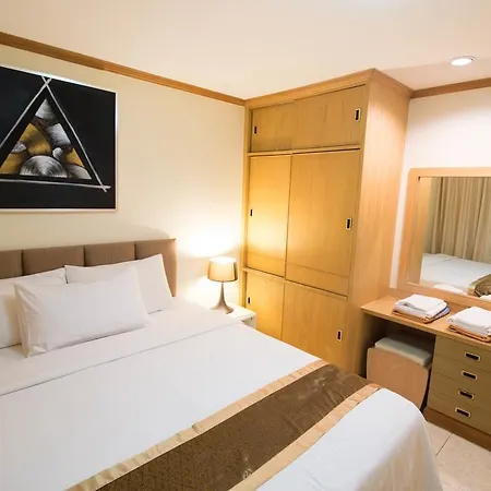Villa Grand Condo Lotus Pool Villa Near The Beach Pattaya