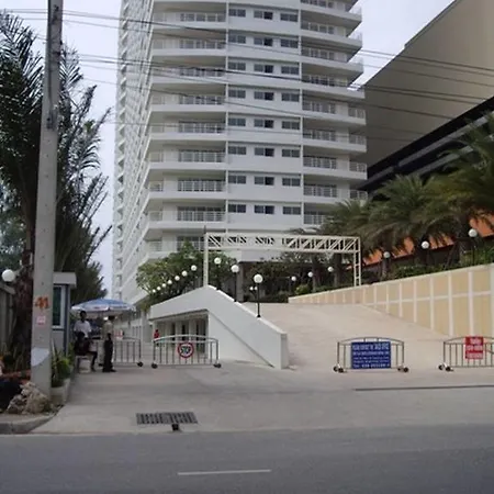 Luxury Seaview Studio In Central