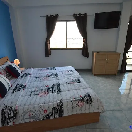 บ้านพัก Bua Khao Paradise 3*