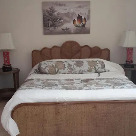 Hotel Butterfly Garden Boutique Residence: Luxury With Baths 4*
